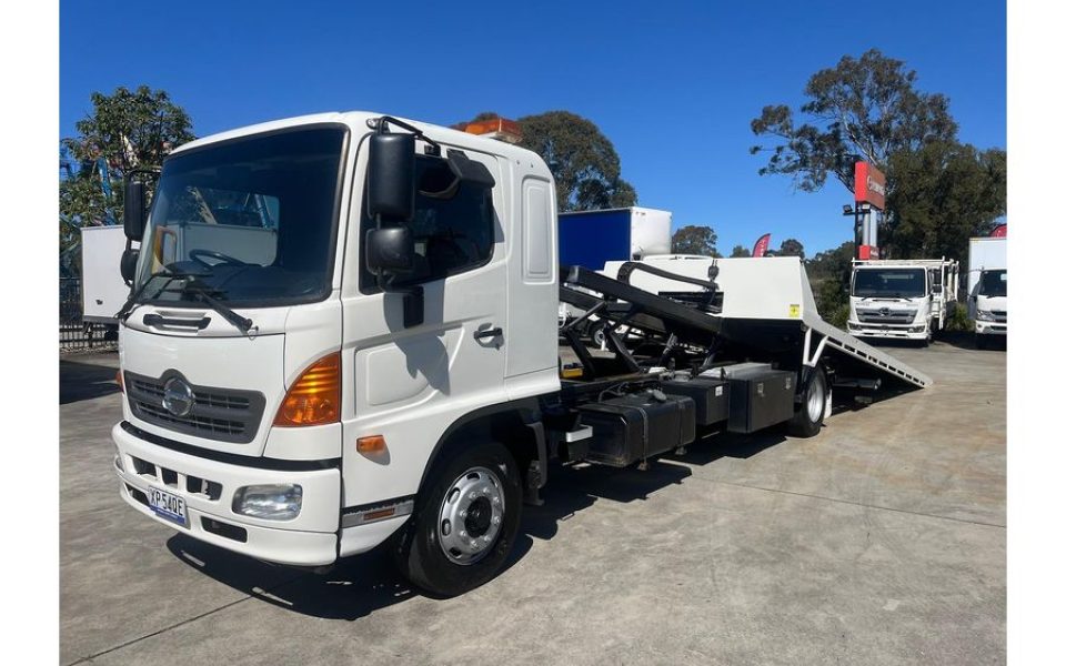 2017 Hino 500 Series FE1426 Tow & Tilt (WHITE)