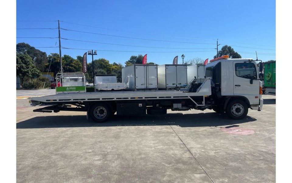 2017 Hino 500 Series FE1426 Tow & Tilt (WHITE)