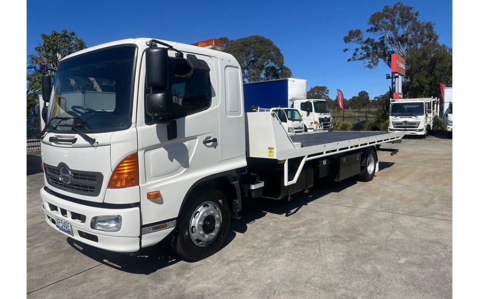 2017 Hino 500 Series FE1426 Tow & Tilt (WHITE)