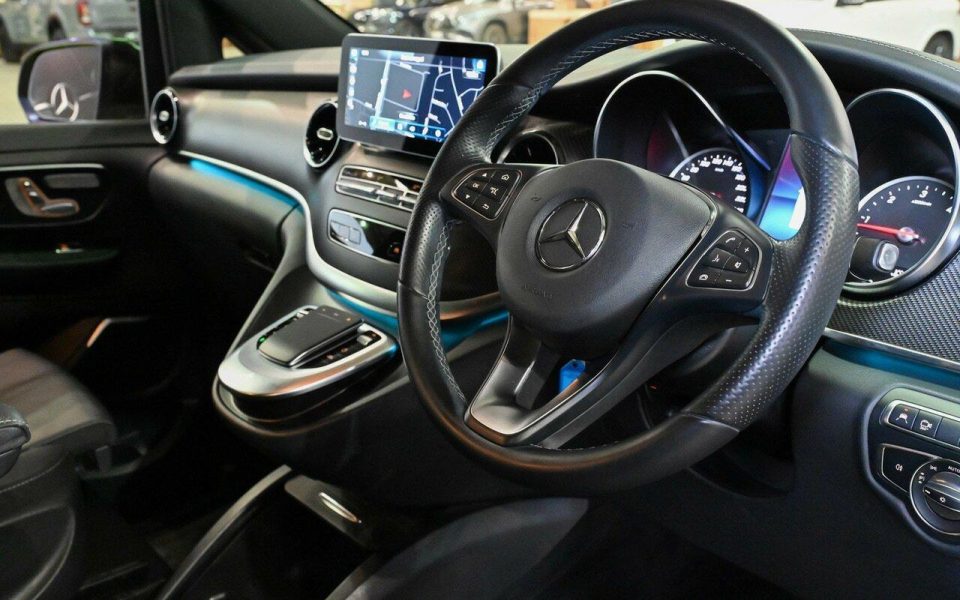 2022 Mercedes-Benz V-Class V300 d AMG Avantgarde Medium Wheelbase Auto