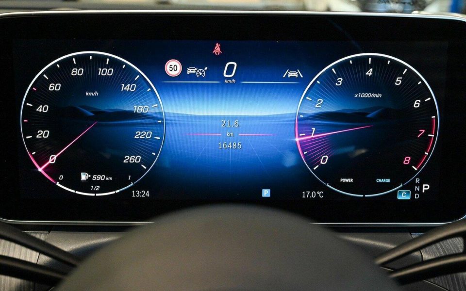 2025 Mercedes-Benz C-Class C200 Auto