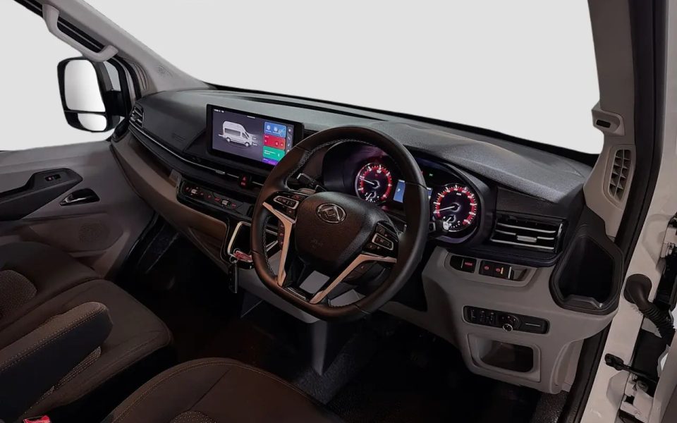 2026 LDV Deliver 9LWB Mid Roof Bus Rear Wheel Drive Automatic $52,990 # 2,814km 2026 2.0L Located at: Sales & ServiceR03779EnquireSee Details