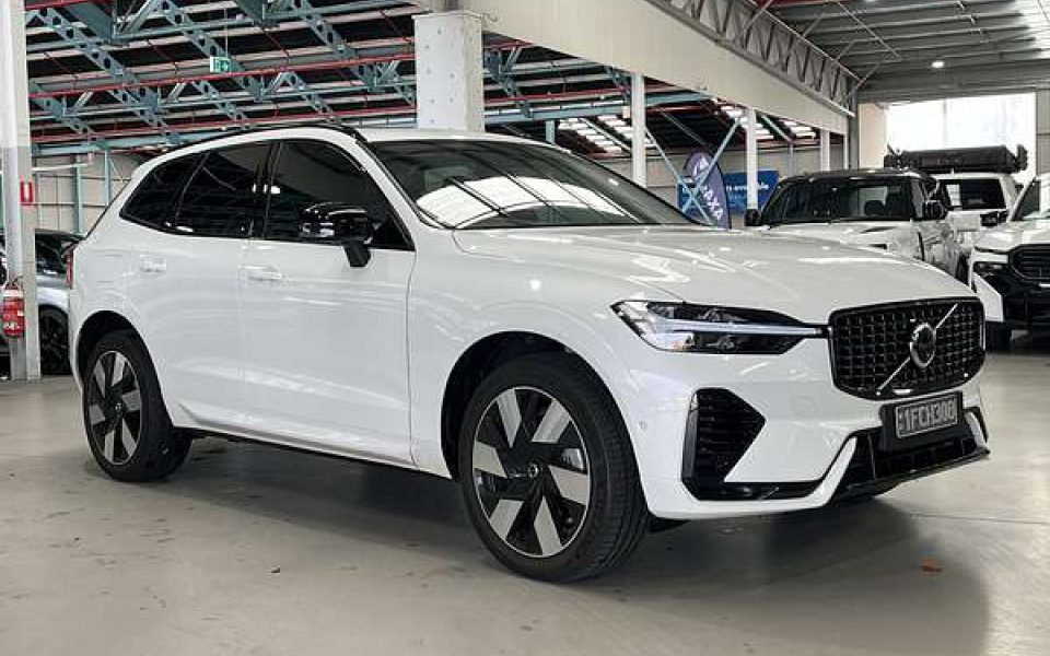2024 Volvo XC60 Plus T8 Plug-In Hybrid
