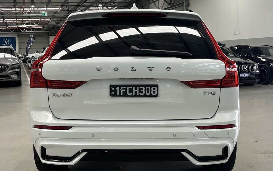2024 Volvo XC60 Plus T8 Plug-In Hybrid