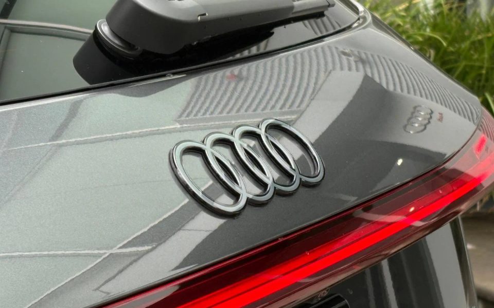 Audi Q5 SUV sport TFSI quattro S tronic