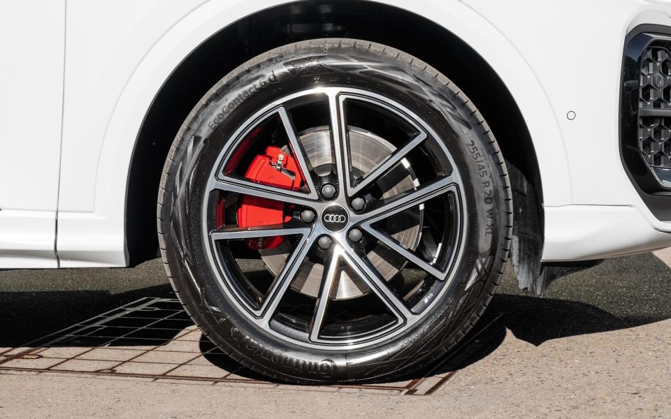 Audi Q5 SUV e-hybrid quattro S tronic