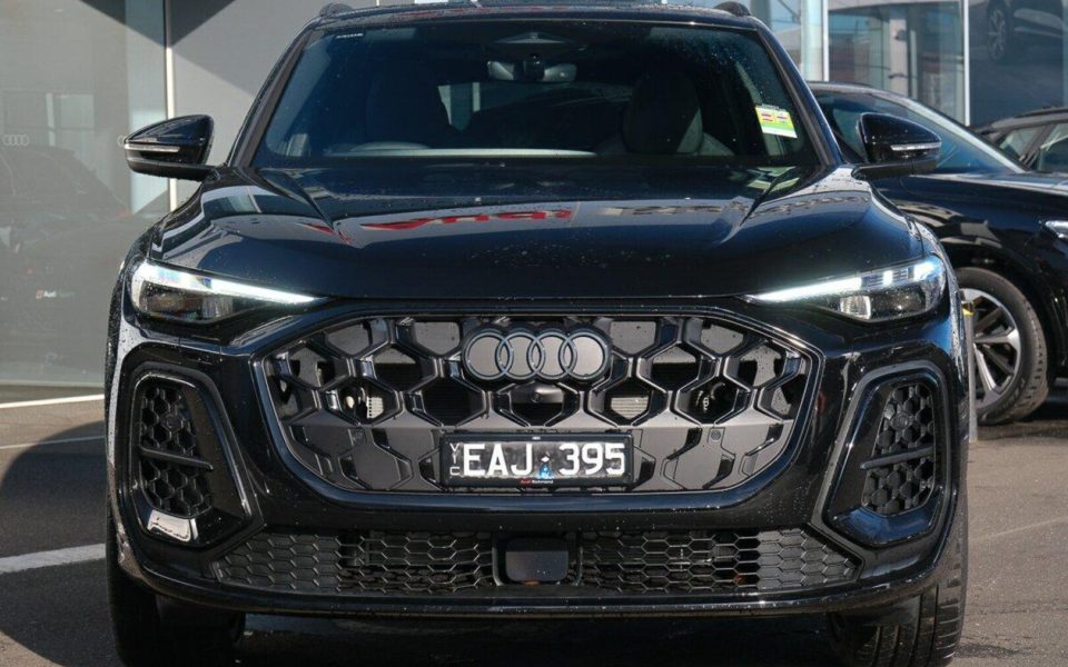 Audi Q5 SUV e-hybrid quattro S tronic