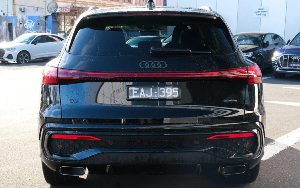 Audi Q5 SUV e-hybrid quattro S tronic