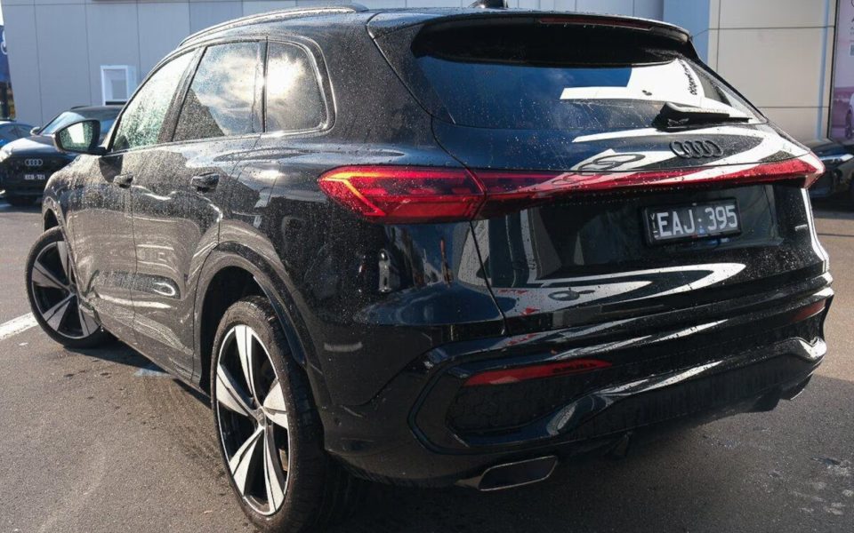Audi Q5 SUV e-hybrid quattro S tronic