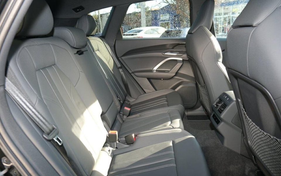 Audi Q5 SUV e-hybrid quattro S tronic