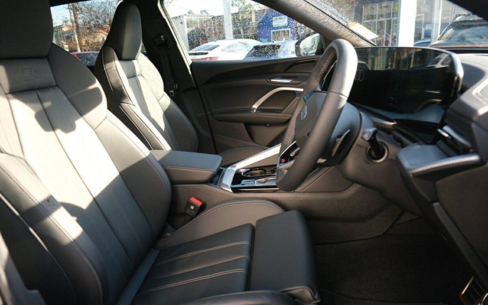 Audi Q5 SUV e-hybrid quattro S tronic