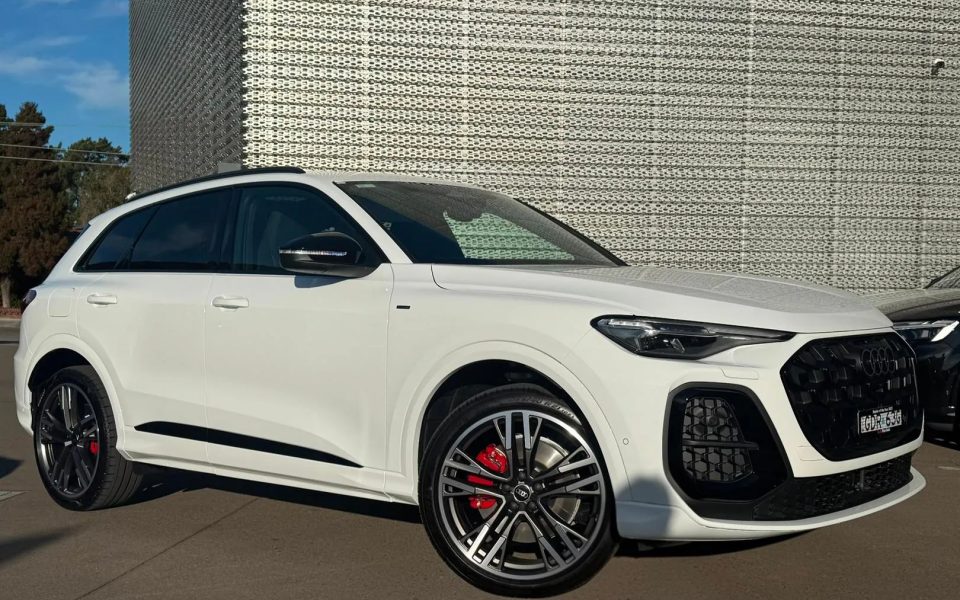 Audi Q5 SUV e-hybrid quattro S tronic