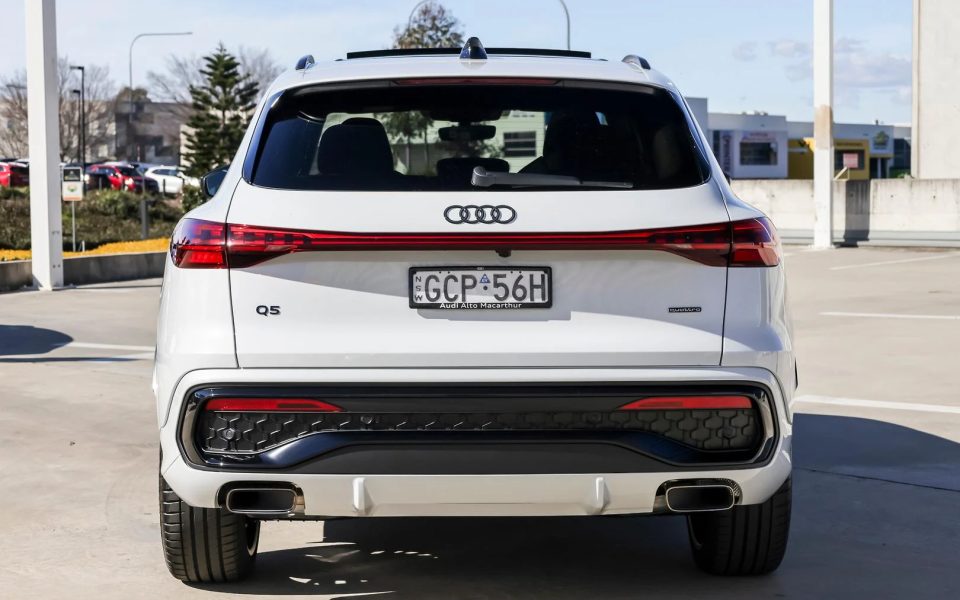 Audi Q5 SUV e-hybrid quattro S tronic