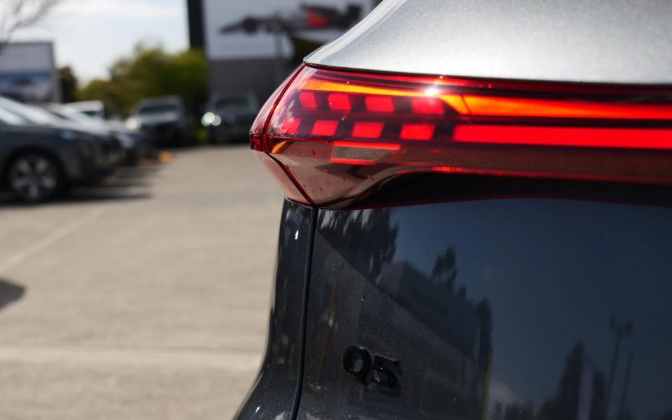 Audi Q5 SUV e-hybrid quattro S tronic