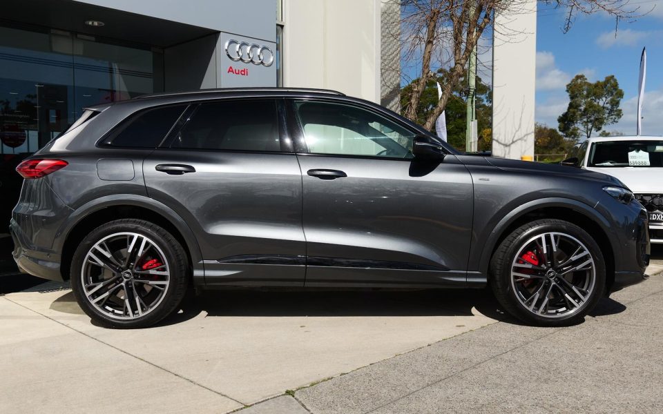 Audi Q5 SUV e-hybrid quattro S tronic