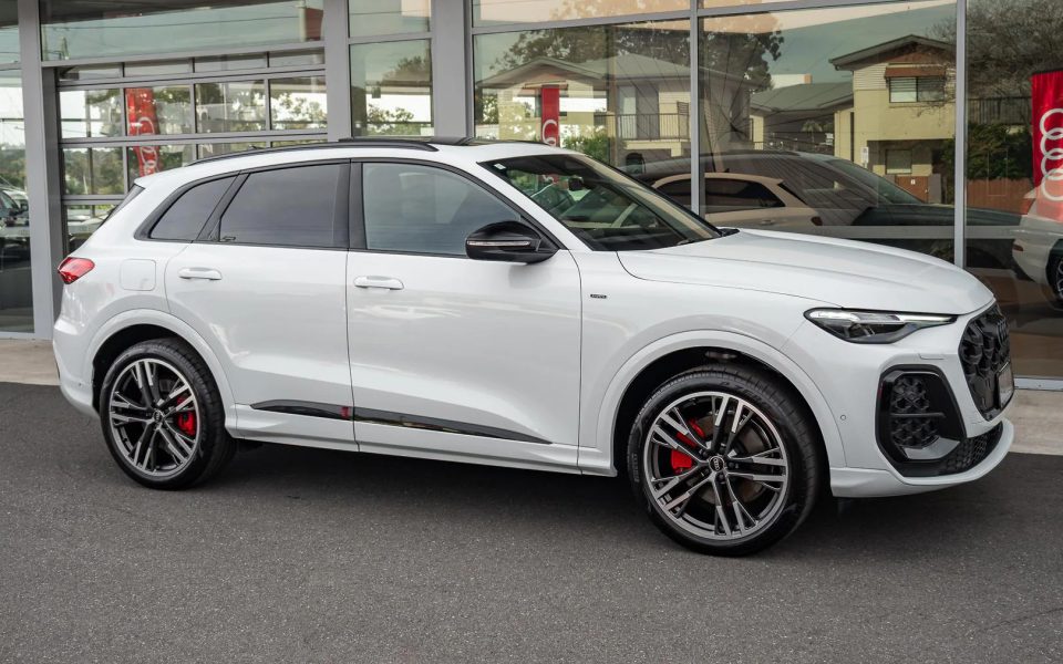 Audi Q5 SUV e-hybrid quattro S tronic