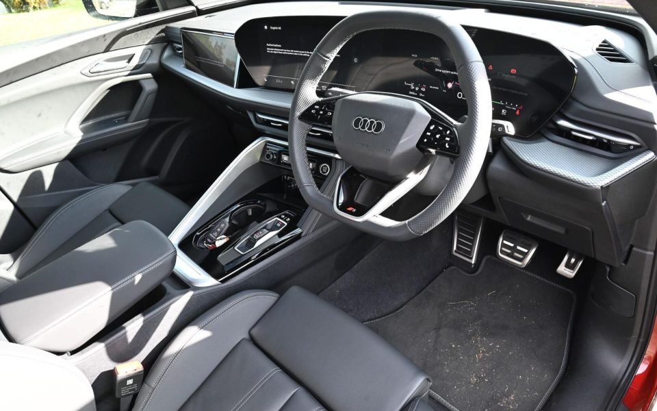 Audi Q5 SUV e-hybrid quattro S tronic