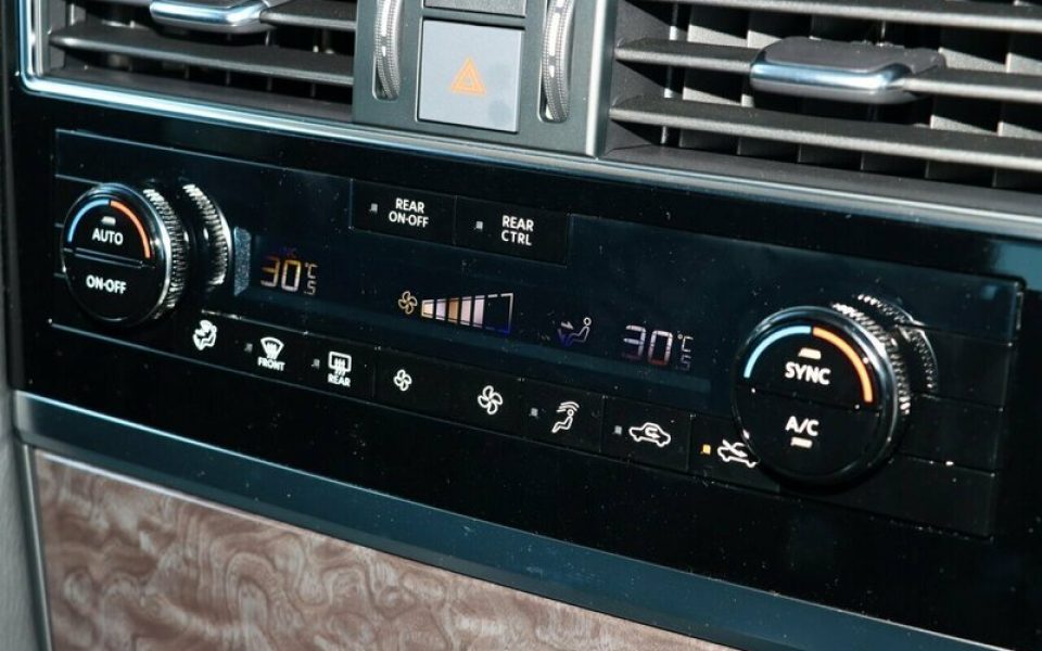 2026 Nissan Patrol TI Wagon (Brilliant Silver) New Car