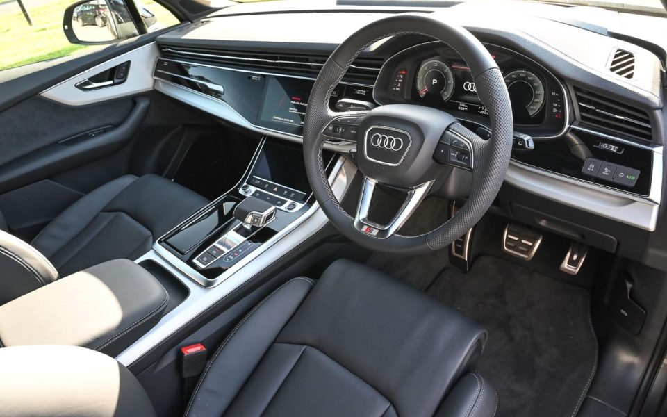 Audi Q7 S line TDI quattro tiptronic