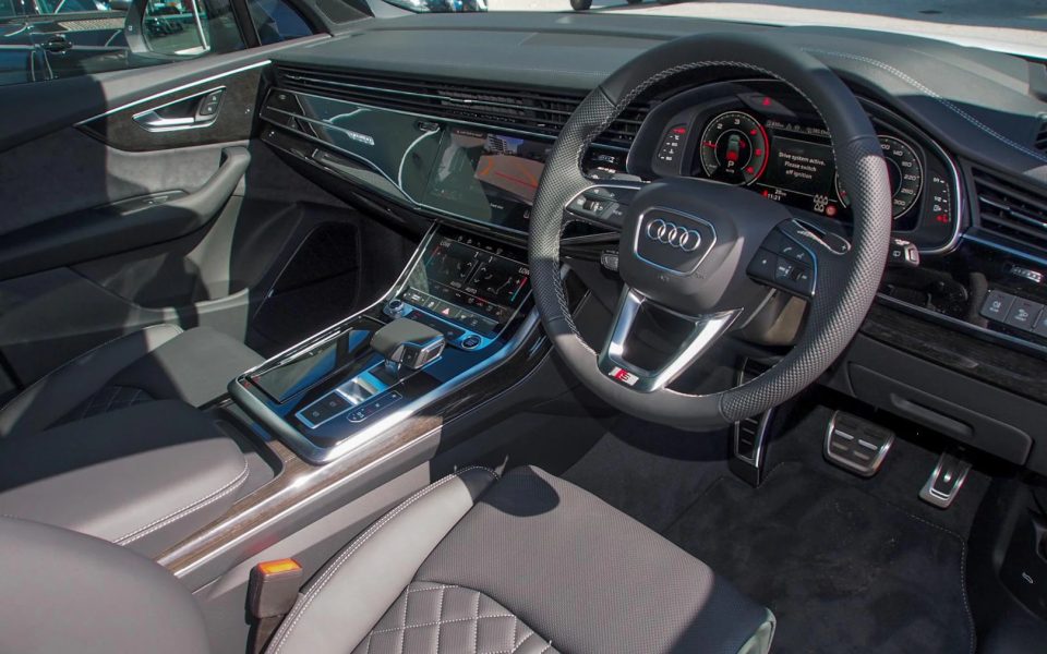 Audi Q7 S line TDI quattro tiptronic