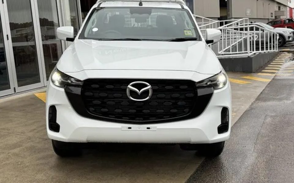 2026 Mazda BT-50 TFS40J XT Ice White 6 Speed Sports Automatic Cab Chassis