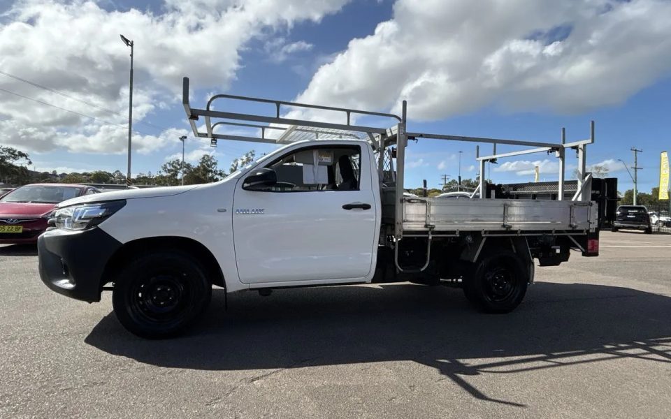 2020 Toyota Hilux TGN121R MY19 Upgrade Workmate Glacier White 6 Speed Automatic Cab Chassis