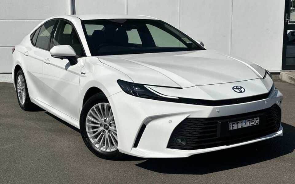 2025 Toyota Camry Ascent Sport Hybrid Sedan (Glacier White) Used Car