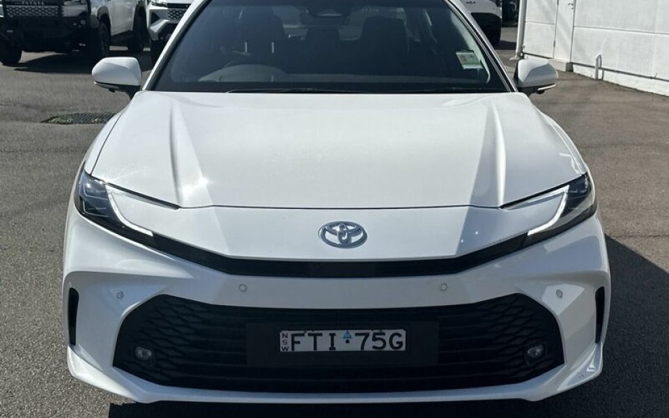 2025 Toyota Camry Ascent Sport Hybrid Sedan (Glacier White) Used Car