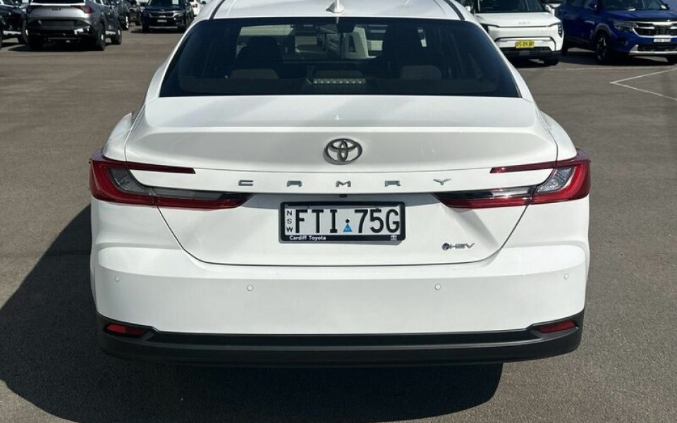 2025 Toyota Camry Ascent Sport Hybrid Sedan (Glacier White) Used Car