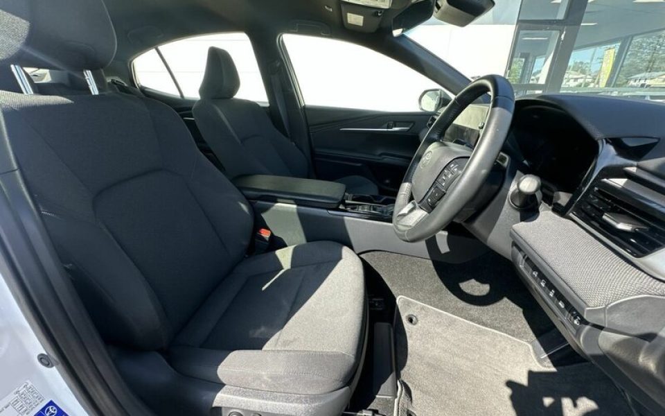 2025 Toyota Camry Ascent Sport Hybrid Sedan (Glacier White) Used Car
