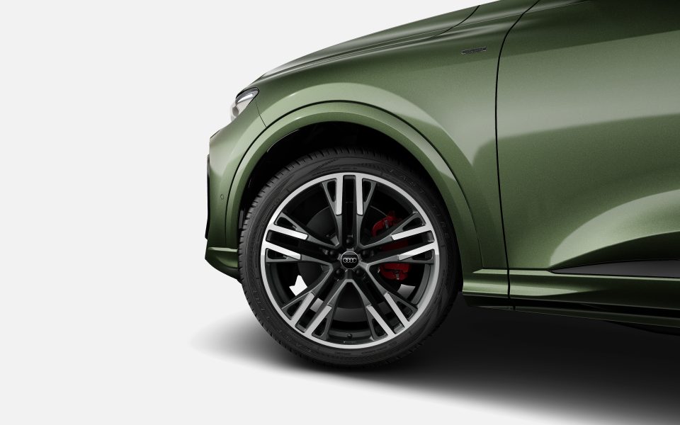 Audi Q5 SUV e-hybrid quattro S tronic