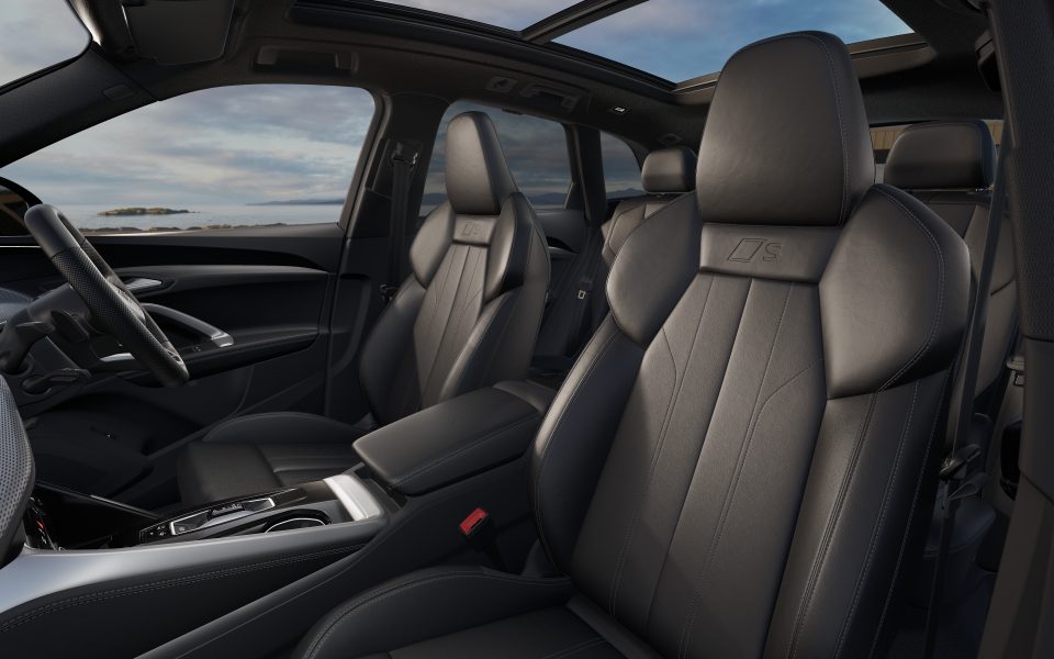 Audi Q5 SUV sport TFSI quattro S tronic