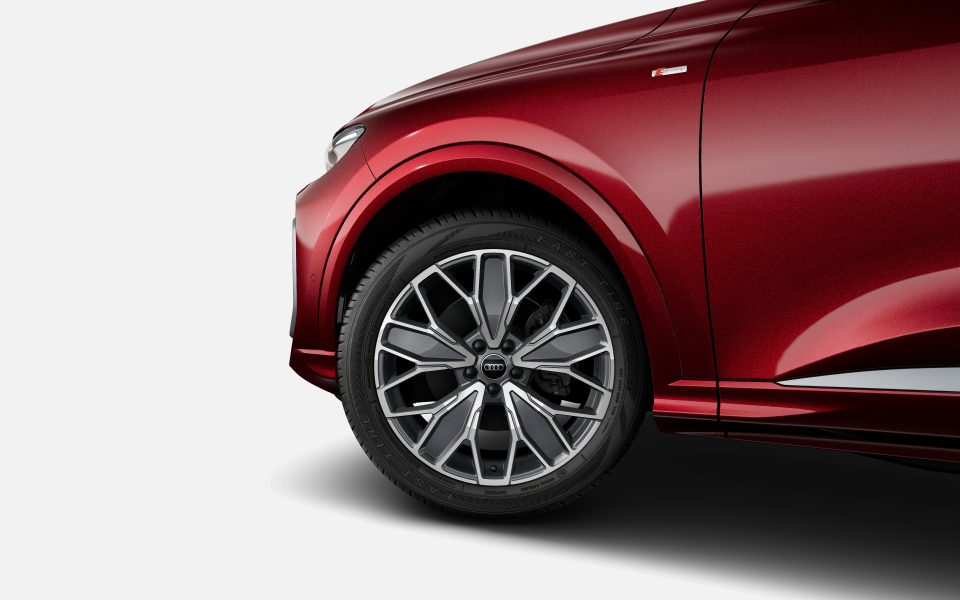 Audi Q5 SUV sport TDI quattro S tronic