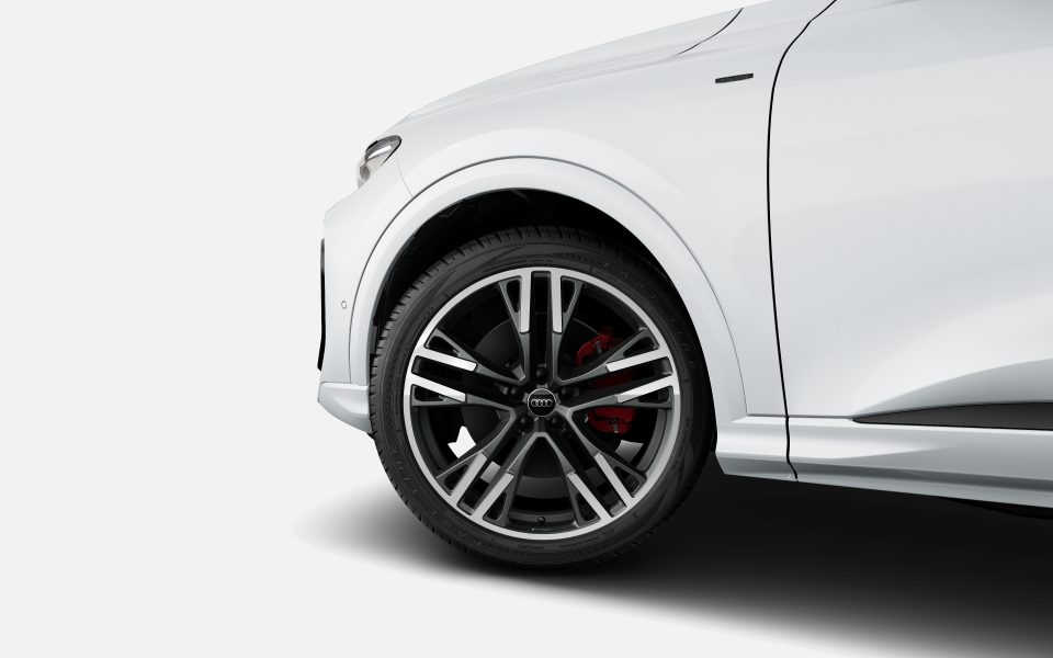 Audi Q5 SUV e-hybrid quattro S tronic