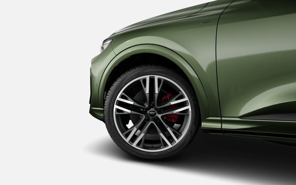 Audi Q5 SUV e-hybrid quattro S tronic