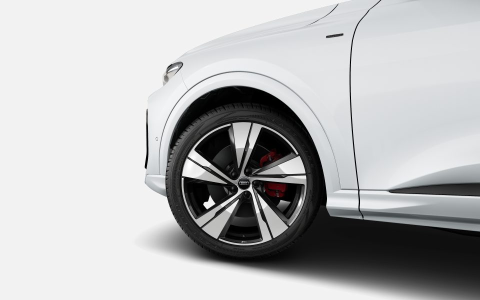 Audi Q5 SUV e-hybrid quattro S tronic