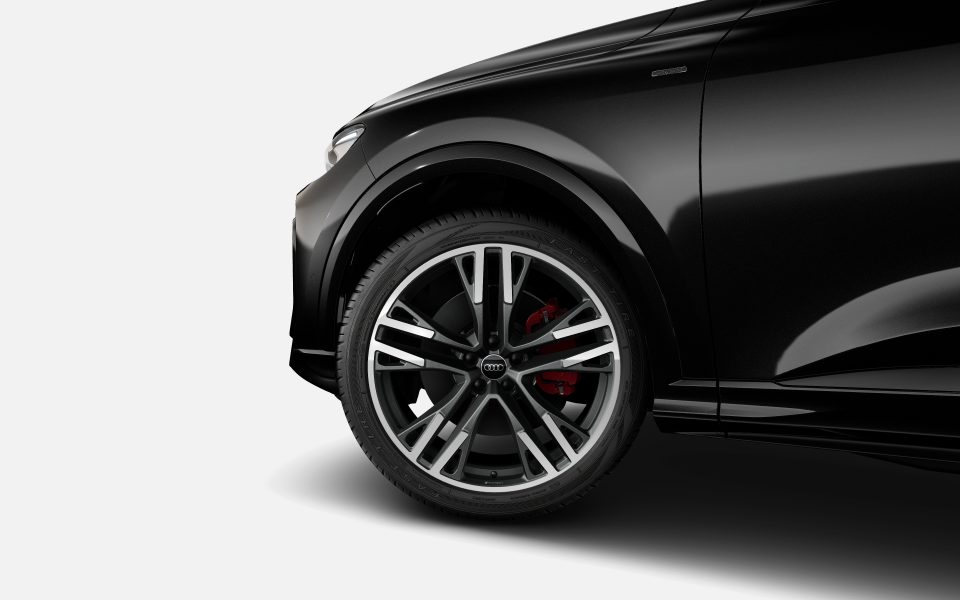 Audi Q5 SUV e-hybrid quattro S tronic