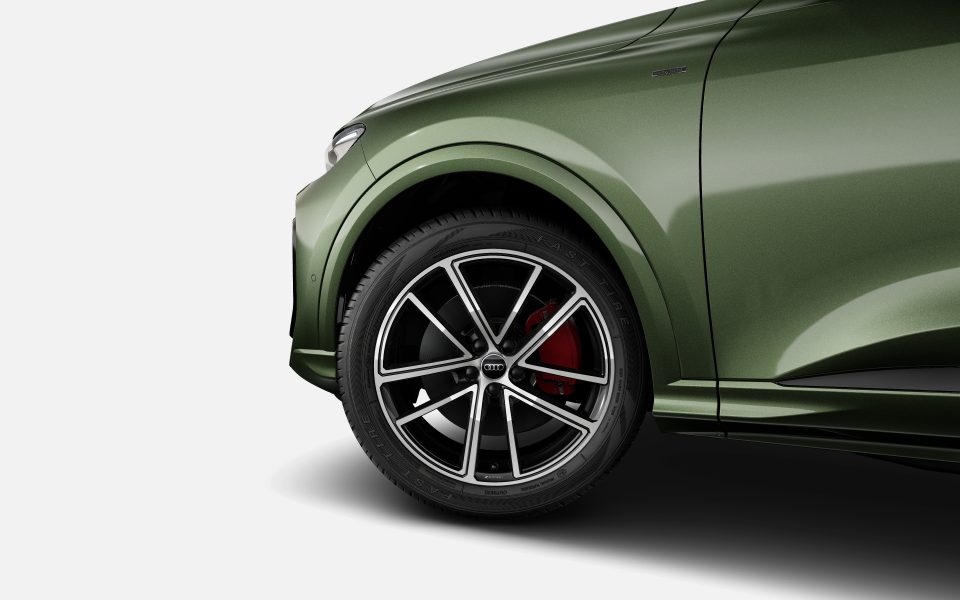 Audi Q5 SUV e-hybrid quattro S tronic