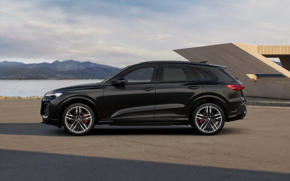 Audi Q5 SUV e-hybrid quattro S tronic