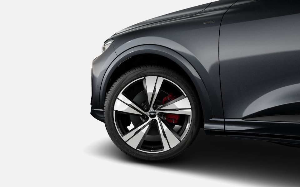 Audi Q5 SUV e-hybrid quattro S tronic