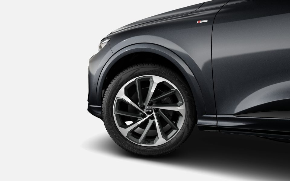 Audi Q5 SUV sport TDI quattro S tronic
