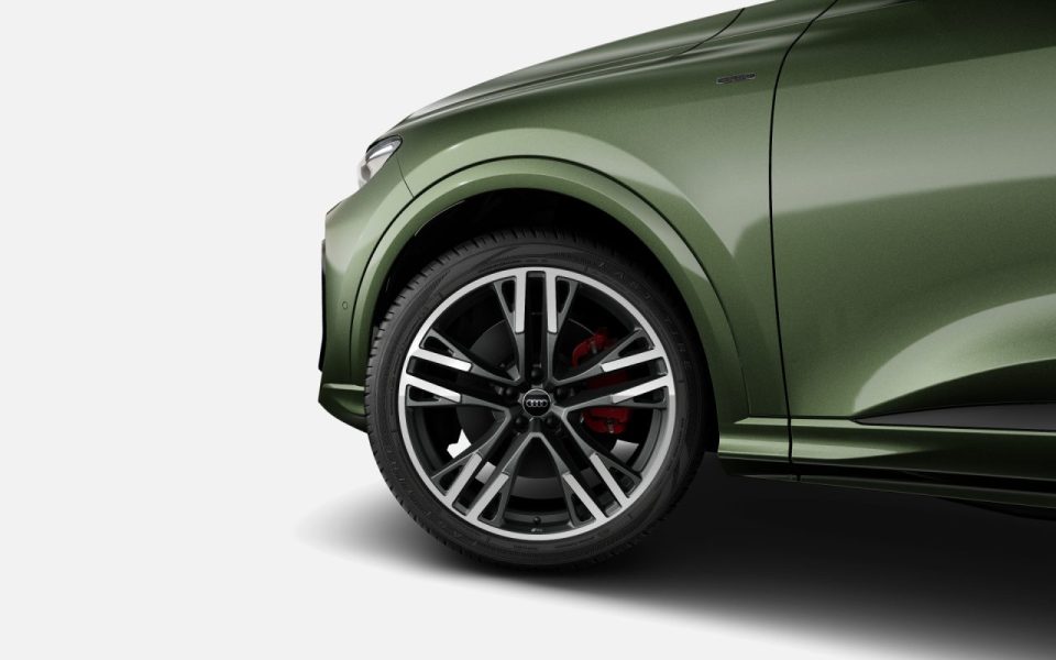 Audi Q5 SUV e-hybrid quattro S tronic