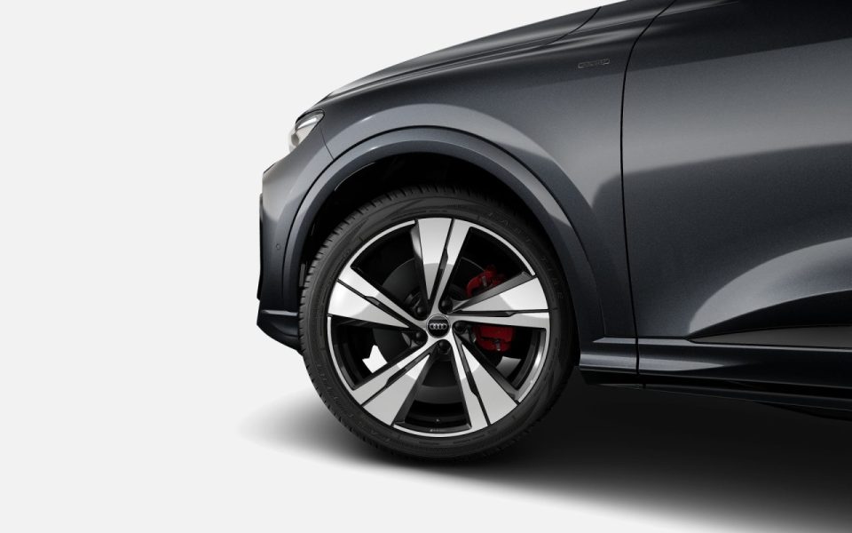 Audi Q5 SUV e-hybrid quattro S tronic