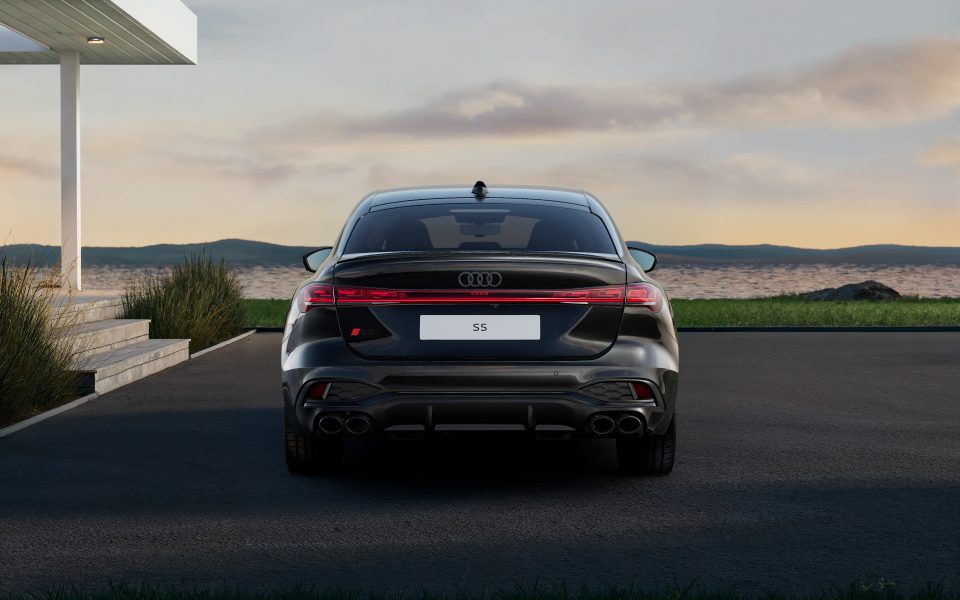 Audi S5 Sedan TFSI quattro S tronic
