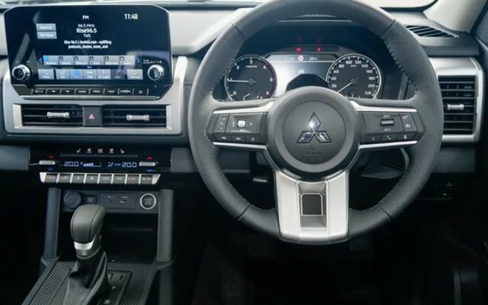 2026 Mitsubishi Triton MV MY26 GLS Pick-up Double Cab 4x4 White Diamond 6 Speed Sports Automatic