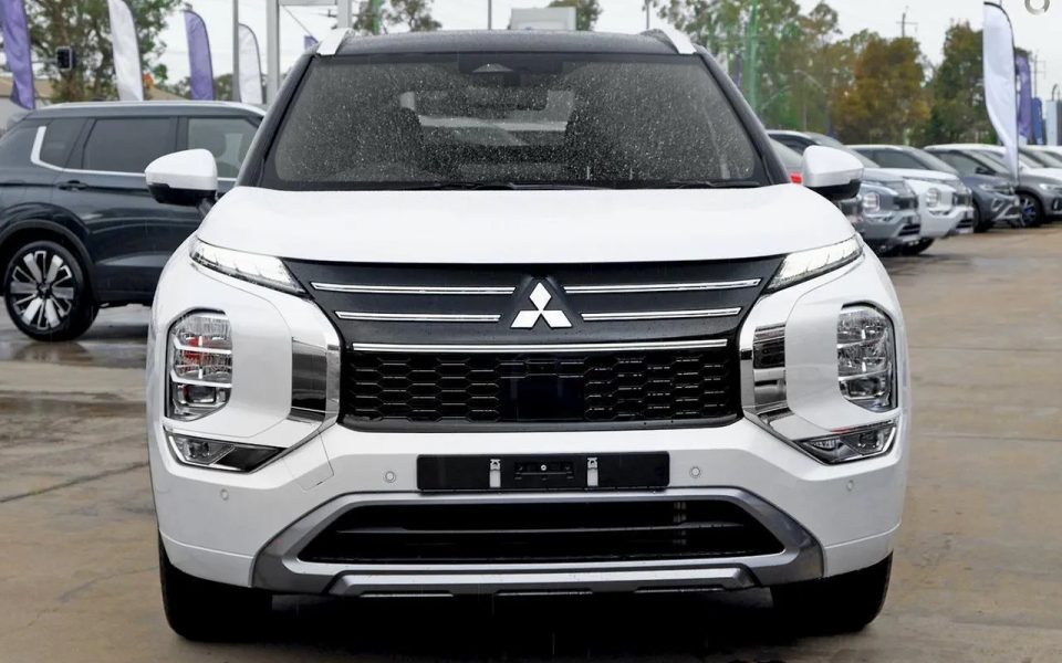 2026 Mitsubishi Outlander ZM MY26 Exceed Tourer AWD White Diamond 8 Speed Constant Variable Wagon