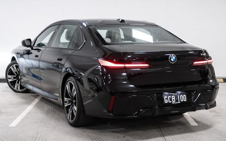 2026 BMW 740i M Sport Sports Automatic