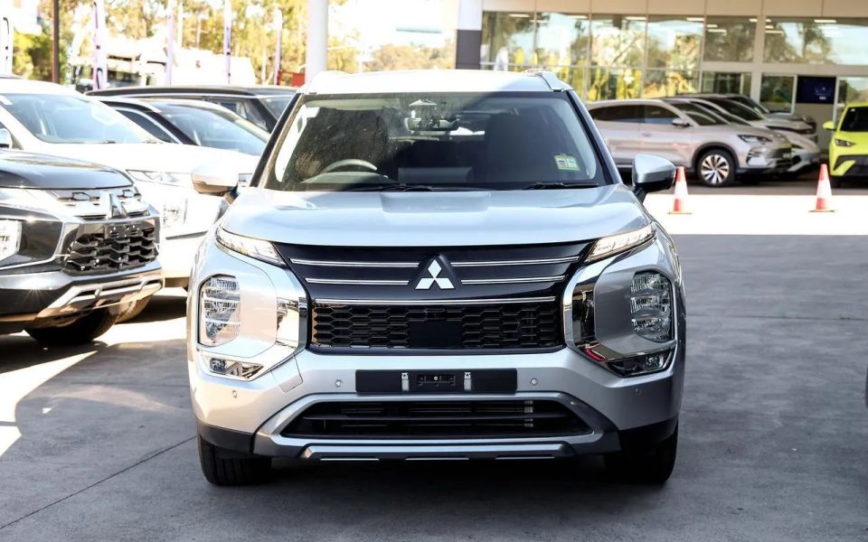 2025 Mitsubishi Outlander ZM MY25 LS 2WD Sterling Silver 8 Speed Constant Variable Wagon
