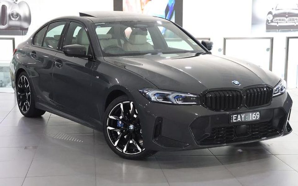 2025 BMW 330i M Sport Sports Automatic