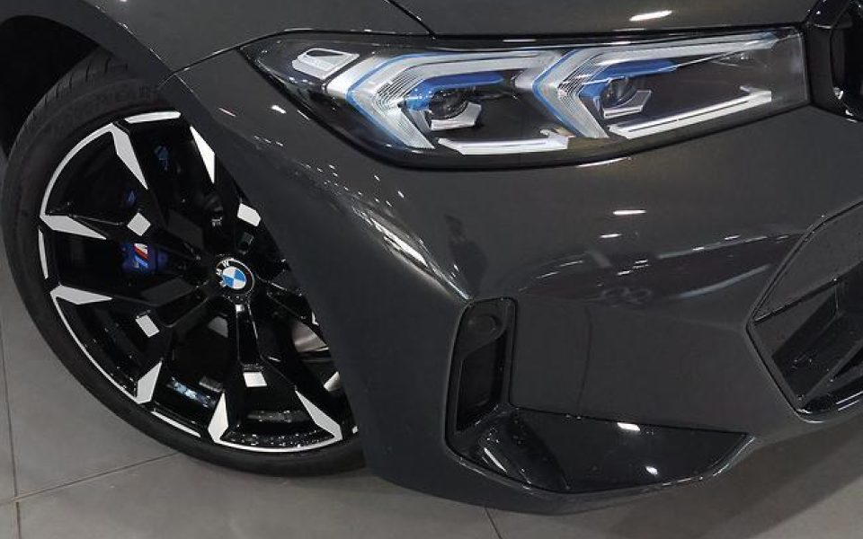 2025 BMW 330i M Sport Sports Automatic